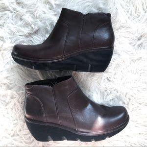 clarks artisan leather ankle boots
